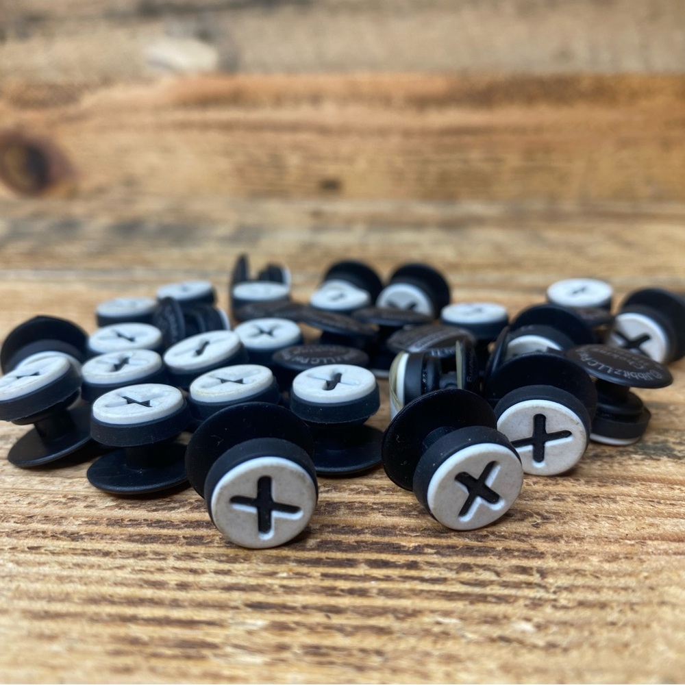 Lot of 35 authentic jibbitz letter x croc/clogs charms for shoes or crafts (new)